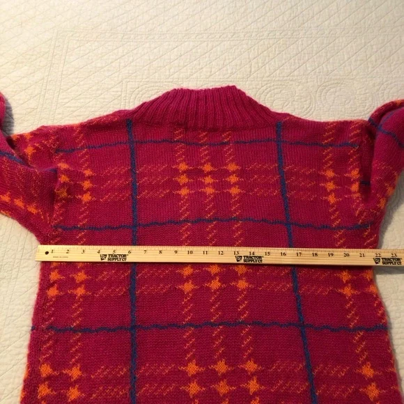 Vintage 90’s retro mohair sweater. Size medium. - Picture 6 of 9